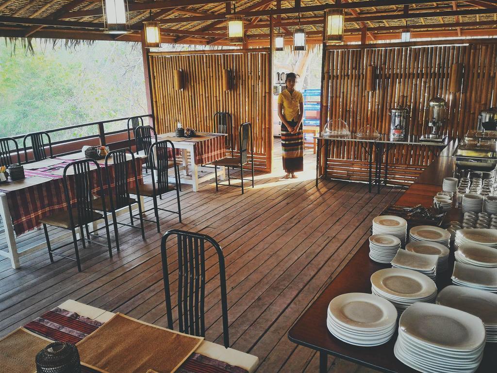 Six Stars Guest House Nyaung-U Extérieur photo