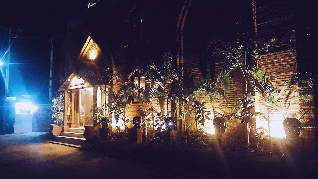 Six Stars Guest House Nyaung-U Extérieur photo