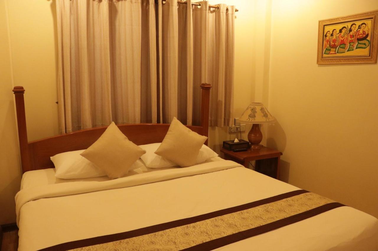 Six Stars Guest House Nyaung-U Extérieur photo